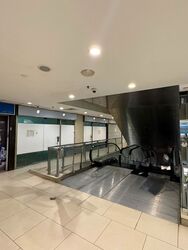 Lucky Plaza (D9), Retail #579994301